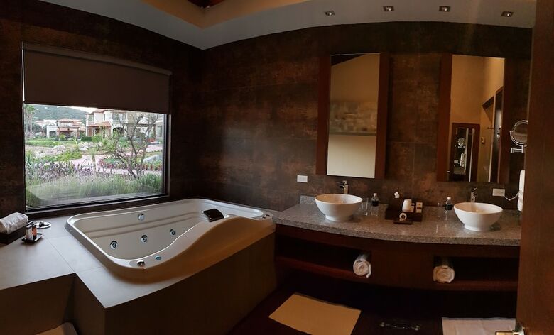 Hotel El Cielo Winery And Resort, By Karisma