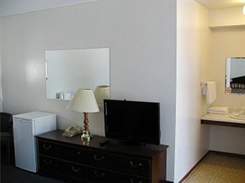 Motel Canadas Best Value Inn