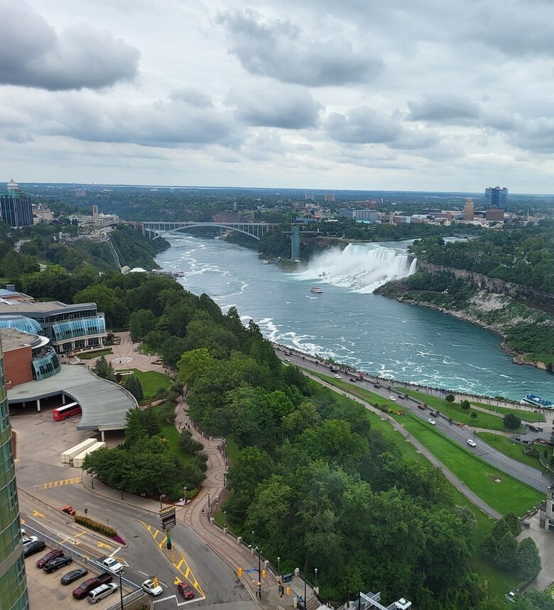 Tower Hotel At Fallsview