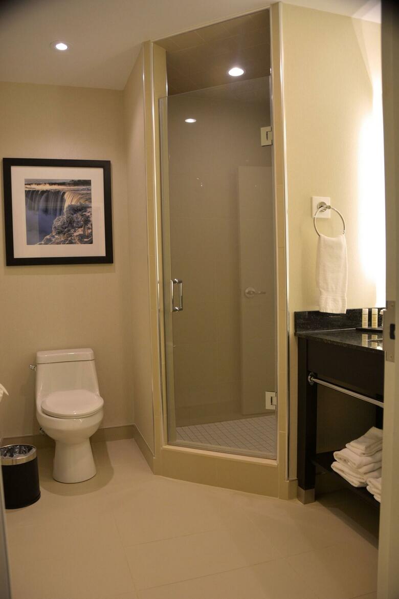 Tower Hotel At Fallsview