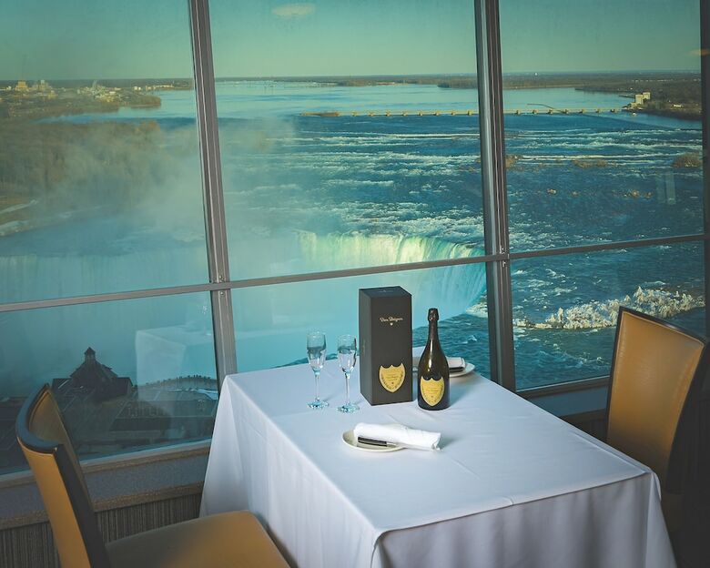 Tower Hotel At Fallsview