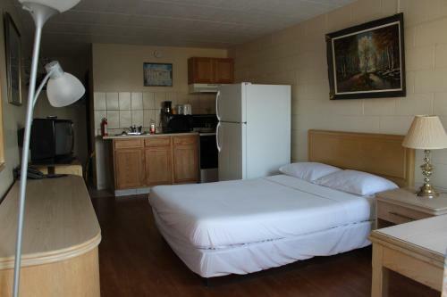 Motel Ritz Inn Niagara & Wedding Chapel