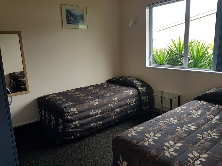 Avenue Heights Motel