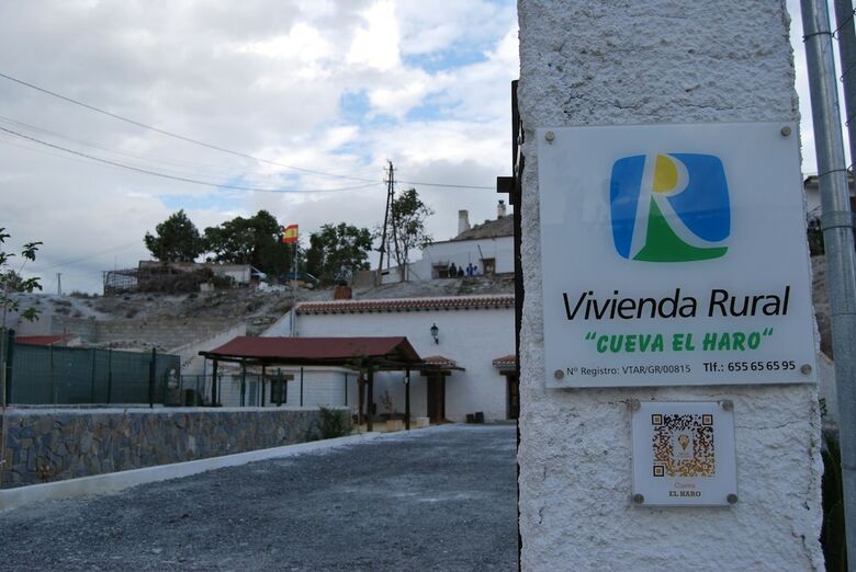 Cueva El Haro
