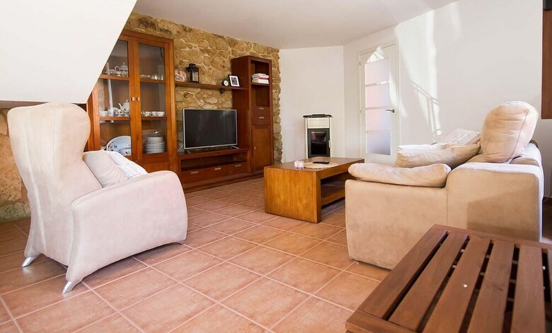 106091- House In Carnota