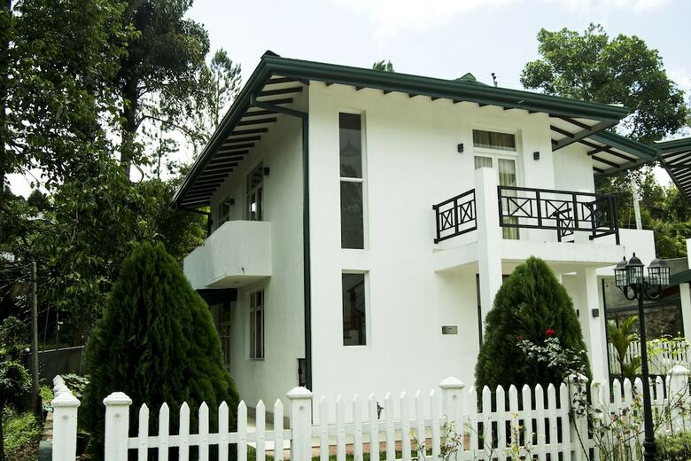 Diyathala Regency Boutique Hotel