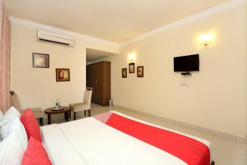 Oyo 12989 White Diamond Hotel