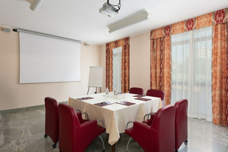 Rivoli Hotel