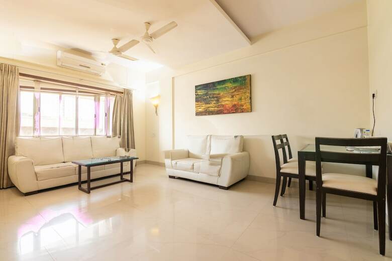 Oyo 14972 Hotel Ekaa