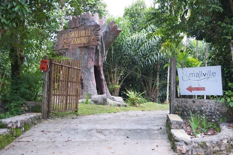 Hotel Smallville Resort Ranong