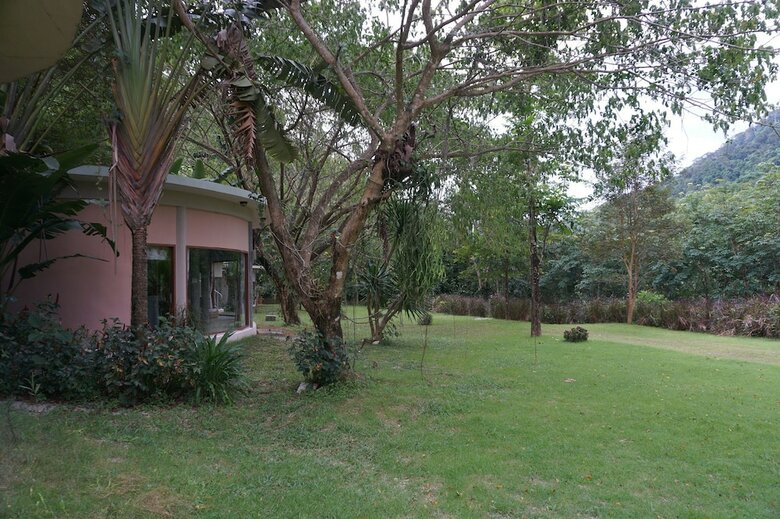 Hotel Smallville Resort Ranong