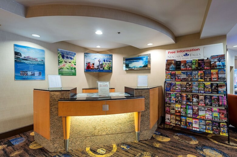 Howard Johnson Hotel By The Falls