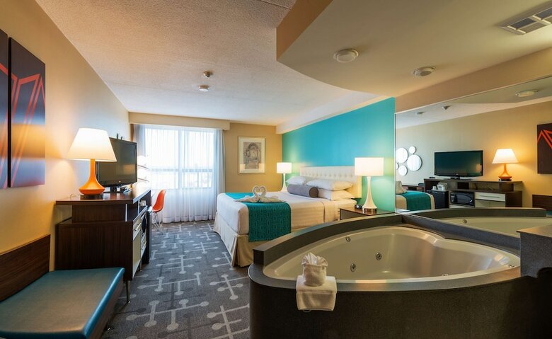 Howard Johnson Hotel By The Falls