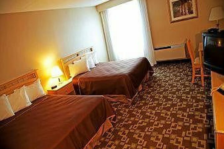 Howard Johnson Hotel By The Falls