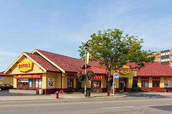Howard Johnson Hotel By The Falls