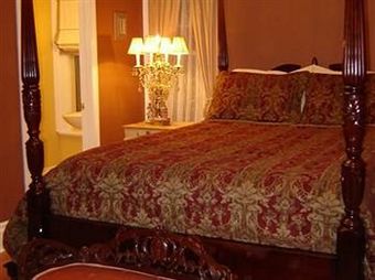 Redwood Bed And Breakfast