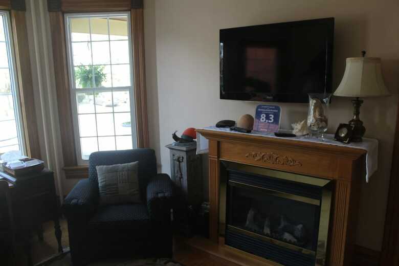Ellis House Bed & Breakfast