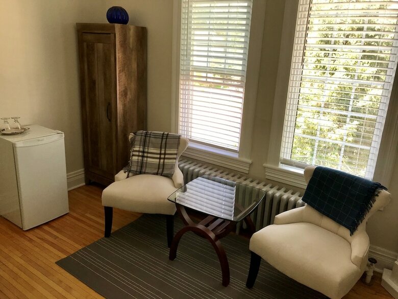 Ellis House Bed & Breakfast
