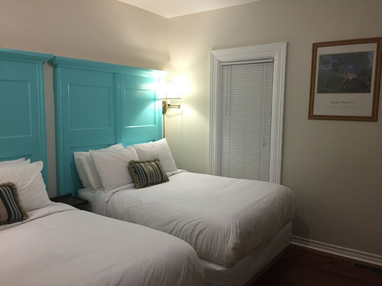 Ellis House Bed & Breakfast