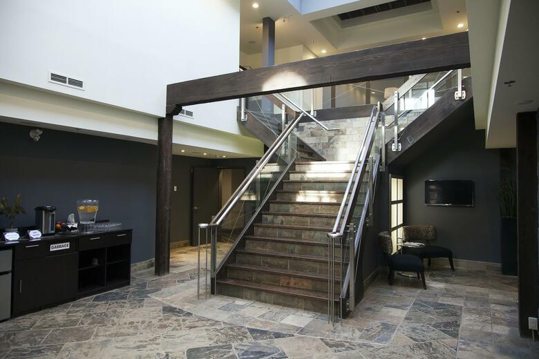 Hotel Sterling Inn & Spa