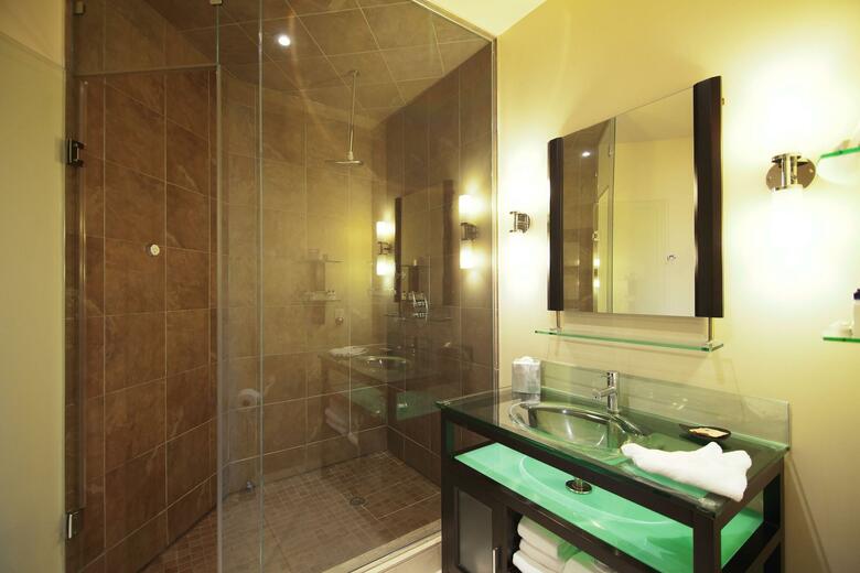 Hotel Sterling Inn & Spa