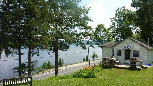 Silver Springs Cottage Resort