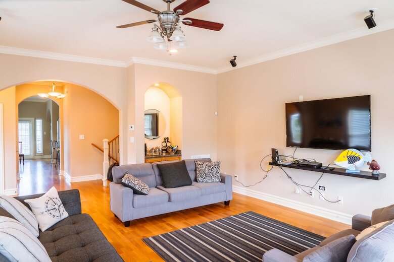Spacious Kemah Boardwalk Townhome