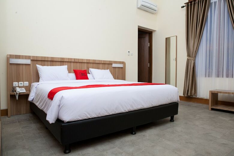 Hotel Reddoorz Plus Near Pasundan University