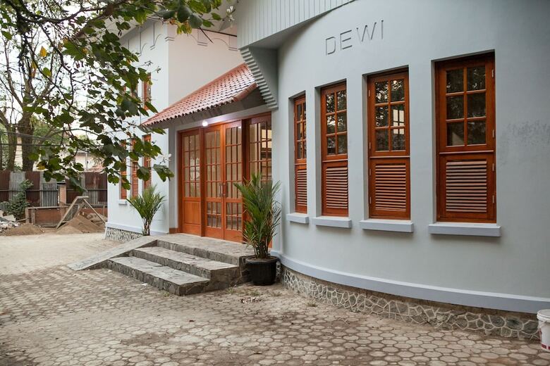 Hotel Reddoorz Plus Near Pasundan University