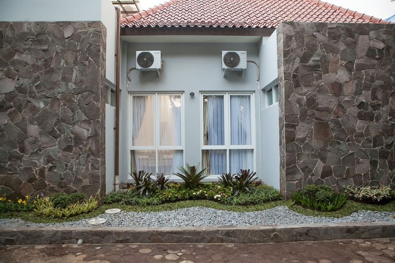 Hotel Reddoorz Plus Near Pasundan University