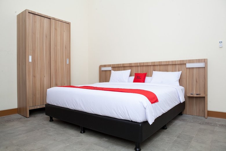 Hotel Reddoorz Plus Near Pasundan University