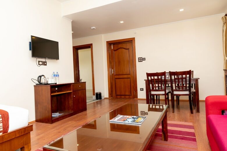 Hotel Mukhum International