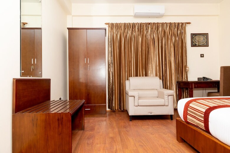 Hotel Mukhum International