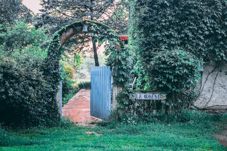 Hotel La Roane Yoga & Creativity Center