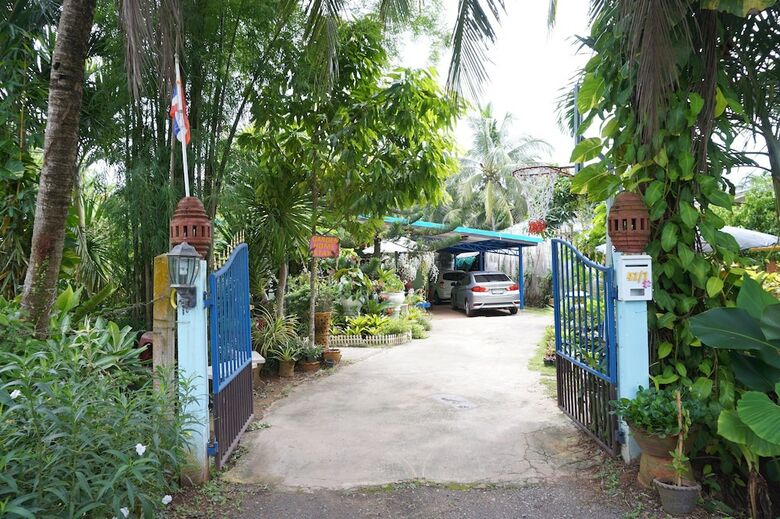 Hotel Garden Homestay Suratthani