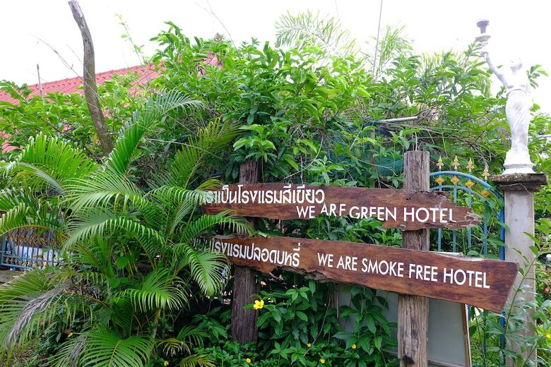Hotel Nutchada Resort