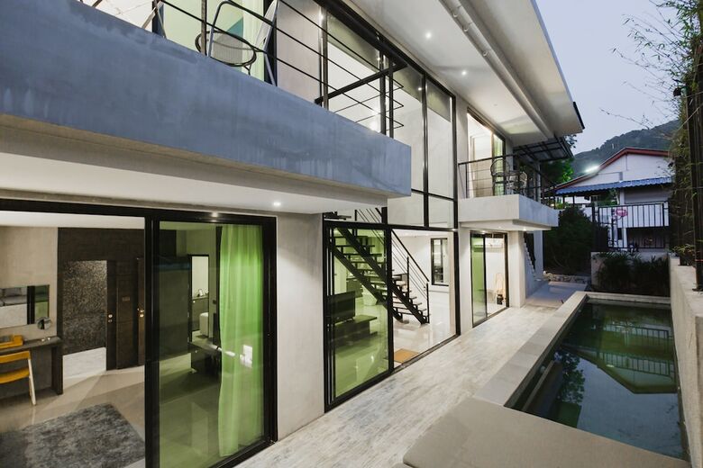 Luxury 4 Bedroom Villa Baan Rim Nam
