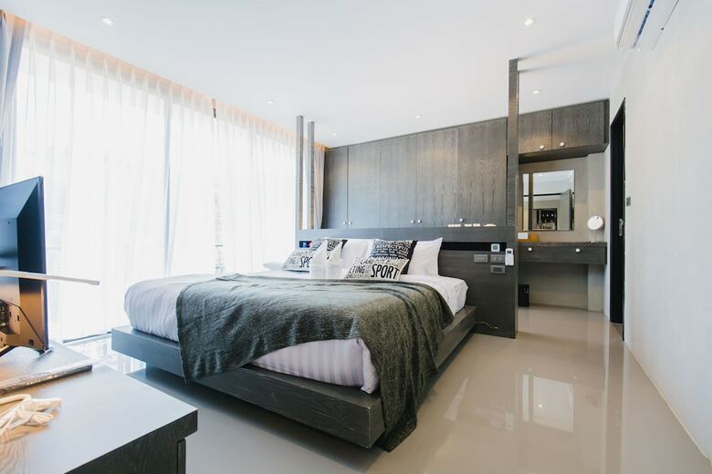 Luxury 4 Bedroom Villa Baan Rim Nam