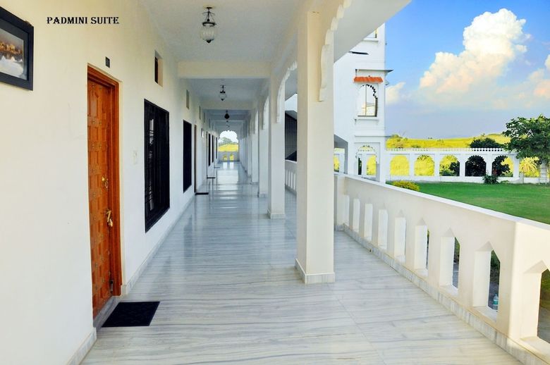 Hotel Narayan Niwas Resort