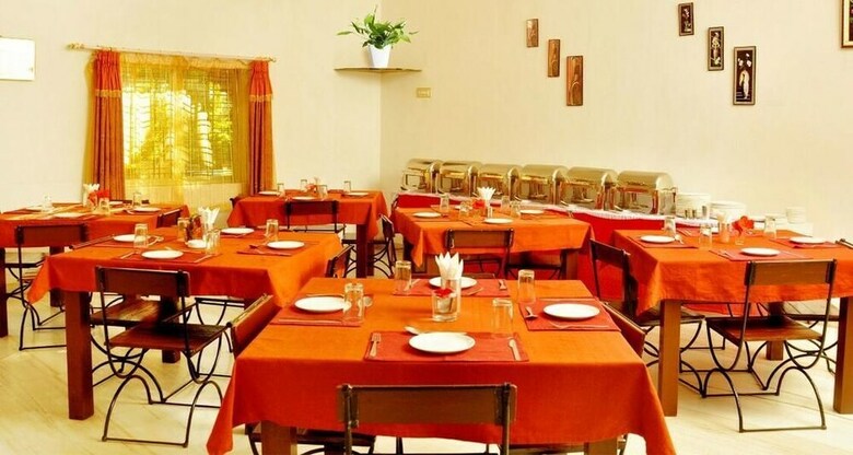 Hotel Narayan Niwas Resort