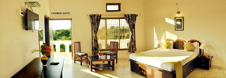 Hotel Narayan Niwas Resort