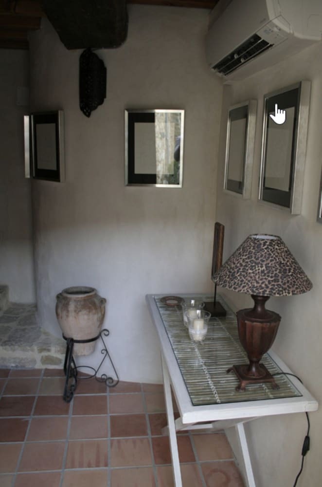Hotel Maison D'h�tes La Cour Des Lauriers