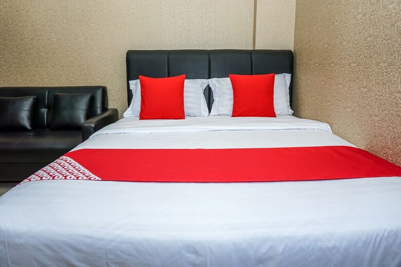 Hotel Oyo 111 Grand Palace Resident
