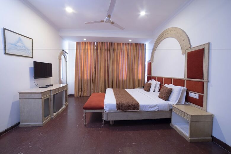 Hotel Classic Residency
