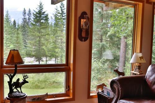 Mountain River Lodge
