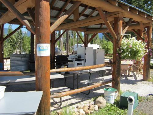 Blue River Cabins & Campgrounds