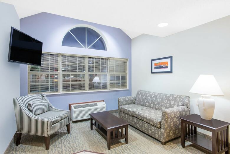 Hotel Microtel Inn & Suites By Wyndham Seneca Falls