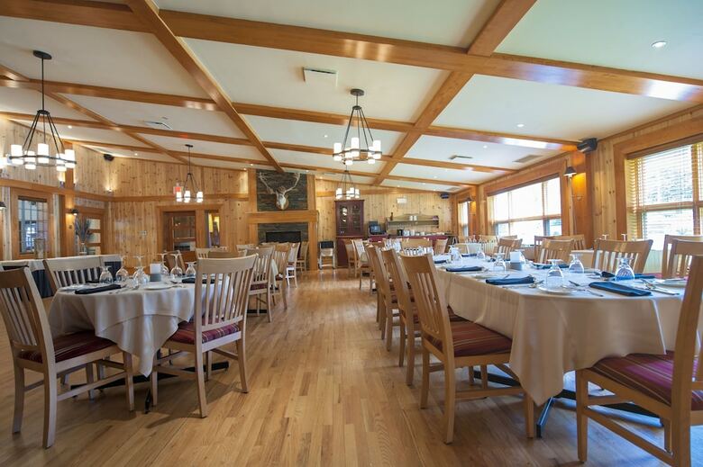 Hotel Auberge Le Gite Du Mont-albert- Sepaq
