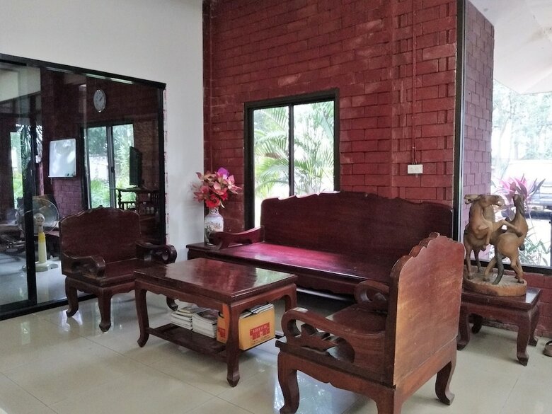 Hotel Makmai Resort