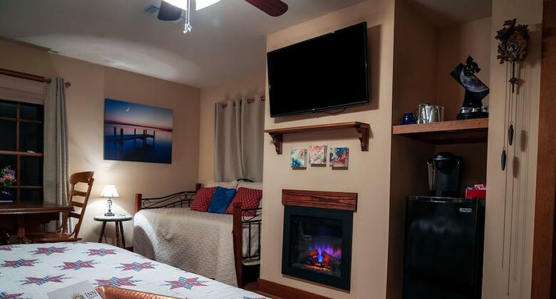 Bed & Breakfast Equinox Inn At Biscuit Hill